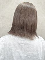 ルノン シェリー(LUNON cheliy) フォギーグレージュ/ブリーチ/ダブルカラー/切りっぱなしボブ