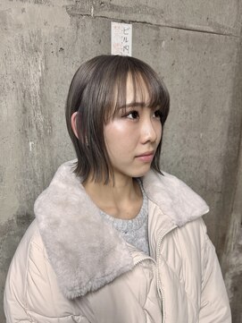 アジリ(agili) ハイトーン/外ハネボブ/黒染め履歴/シルバーカラー/成人式