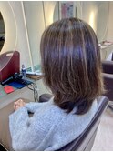 ミディアムレイヤーハイライトスタイル　30代40代50代