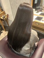 アフィナー(Afinar)&nbsp;【横浜/横浜駅】アッシュブラウン/艶髪/ストレート