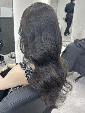 アルドーレフィエロ シンサイバシ(Ardore fiero shinsaibashi) オリーブグレージュ　赤み消し　【小山田繭】20代30代40代