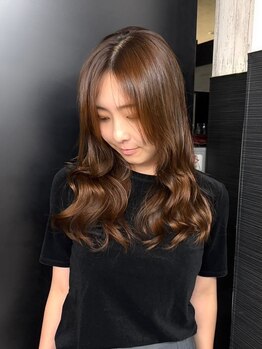 『アイロンで巻いたような柔らかい仕上がりのデジタルパーマ』