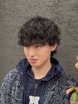 キオナ(Kiona) シャドウパーマ