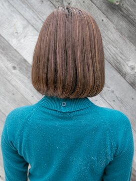 ルティア(Lutia) 切りっぱなしボブ 3Dカラー ナチュラルブラウン☆