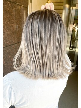 トルネード(TORNADO) 外国人風ハイライトバレイヤージュシャドウルーツ グレージュ