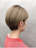 くびれショートレイヤーシルキーベージュマッシュショートボブ