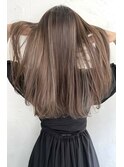 【OLさんにも人気】オフィスでも浮かない上品な発色のハイライト