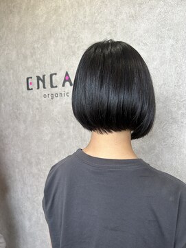 エンカント(ENCANTO) 前下がりボブ
