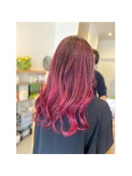 ネモトヤニーゴーマルマル(NEMOTOYA2500) 派手髪（白髪ぼかし）ふんわり仕上げ