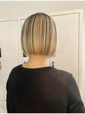 切りっぱなしボブミニボブぱつっとボブハイトーンカラー/新宿