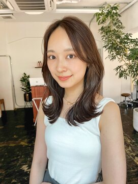 ガーランドギンザ(Garland Ginza) 外はねくびれミディアムロングレイヤーカットグレージュ