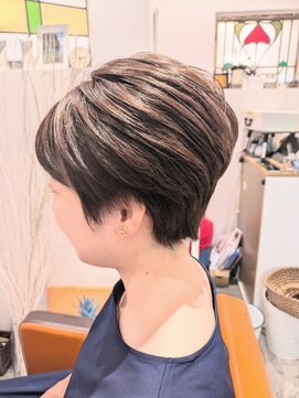レインボー(Rainbow) 耳まわりスッキリショート☆