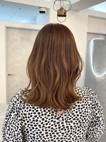 ヴィサージュバスク(VISAGE ba.s.k)&nbsp;ツヤ感引き立つ♪明るめブラウン巻き髪ミディアム