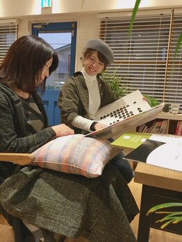 エイチ(eitcH)の写真/一人ひとりのお客様に向き合って、お気に入りのスタイリストが最初から最後までマンツーマンで担当します◎