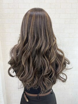 西川田ロング髪質改善トリートメントブリーチなしダブルカラー