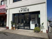 西日本シティ銀行の目の前！1番右側の、白いレンガが目印です。