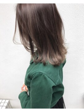 フロート 小阪店(float) アッシュグレー_マニッシュショート,ネイビー,フレンチボブ