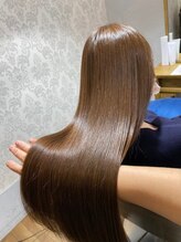 S.E.L式髪質改善ヘアエステはエイジング（老化）の進行を抑制し、抜毛や白髪抑制にも効果があります。