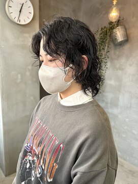 テトヘアー(teto hair) ウルフレイヤー ミディアムスパイラルくるくる くせ毛風