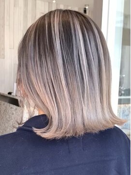 リード バイ ラグーン(LEAD by LAGOON) イヤリングカラーハイライトインナーカラーバレイヤージュ