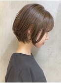 丸みショートボブ前髪あり顔周りレイヤーベージュカラー茅ヶ崎