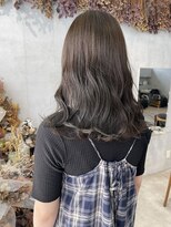 ミント(mint)&nbsp;透明感、柔らかさのあるオリーブグレージュ！