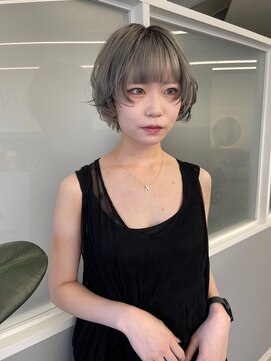 レノ(RENO) ブリーチハイトーンシルバーグレーローライトレディースショート
