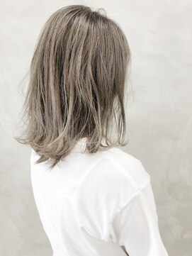 スー 渋谷(suu) ＊【SUN】ケアブリーチシルバーグレーハイライト＊