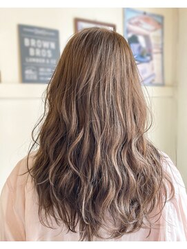 ジェルム ヘアーワークス(germe hair works) ベージュカラーロングスタイル