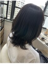 チリンバイロストシティー(Chillin by LOSTCITY)&nbsp;暗髪外ハネセミディ