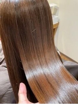 シー 浜松大平台店(She)の写真/【完全個室】髪のダメージに合わせて選べるトリートメントをご用意。髪の内部から補修し、艶のある美髮へ。