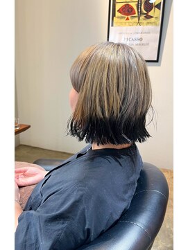 ビハインドザカーテン(BEHIND THE CURTAIN) 裾カラー×ブロンドベージュ×ブラック