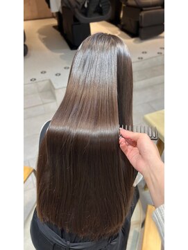 ティア(Tia.) 縮毛矯正/巻ける縮毛矯正/髪質改善トリートメント/ロングヘア