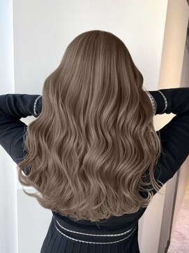 アマトウキョウ アユンチェ(AMA TOKYO×AYUNCHE) ヘーゼルベージュ　ブリーチなし　レイヤーカット　海外風