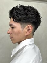 ニコ トウキョウ 渋谷(nico TOKYO)&nbsp;刈り上げセンターパートテーパーフェードカットニュアンスパーマ