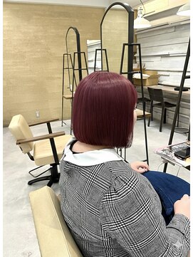 キキ(kiki by KENJE) ミニボブ×ピンクカラー