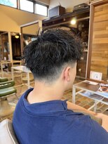 テントヘアー(tent hair)&nbsp;ラフに動くメンズパーマ