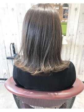 ファブ アパートメント(FAB apartment) カラーで明るめアッシュベージュカラー