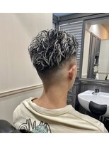 グレイスフル バーバープラチナム 六本木店(Graceful Barber platinum)&nbsp;極道パーマ＋メッシュ