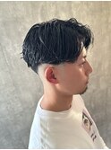 ツイストスパイラルパーマセンターパートスキンフェードカット