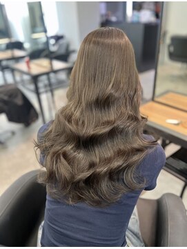 リンドトウキョウ(LINDO TOKYO) グレージュ/レイヤーカット/ウェットヘア/オリーブベージュ