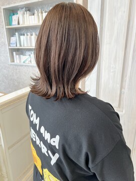 キャアリー(Caary) 福山Caaryくびれレイヤーカットセミロングチラ見せインナー20代