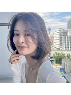 イヴォークトーキョーオーサカ(EVOKE TOKYO osaka) ボブ 内巻き 可愛い ベージュカラー オリーブベージュ 透明感