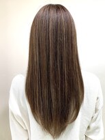 アズール 草加(azule)&nbsp;白髪ぼかし　ハイライトカラー　ロングレイヤー