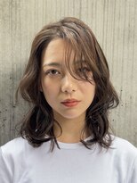 ヘレナトウキョウ(Helena Tokyo)&nbsp;韓国　ひし形レイヤー　くびれヘア　透明感　髪質改善