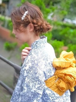ヘアアンドメイク スタジオ ラプラス(HAIR&MAKE STUDIO rapLus)の写真/【浴衣着付けヘアセット込み￥6500～】早くて丁寧なのに長時間崩れにくい着付けが自慢☆[新宿駅5分]