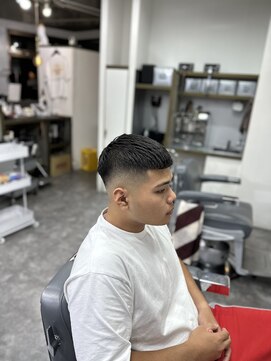 ワンシザース(ONE SCISSORS) クロップ スキンフェード