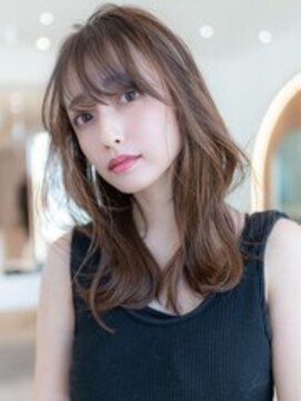 ケアリー プレナ海浜幕張(Carelly) デザインカラー/レイヤーカット/ウェットヘア/オリーブベージュ