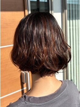 スリーピース(3piece)の写真/パーマでイメチェン成功♪髪質に合わせた施術で、ダメージレス&思い通りの質感に♪大人可愛いを演出☆