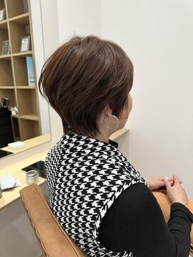 サム 横浜 大倉山(Sum) 60代襟足長めのレディースショートヘア